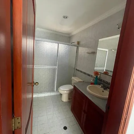 White House 135 Homestay